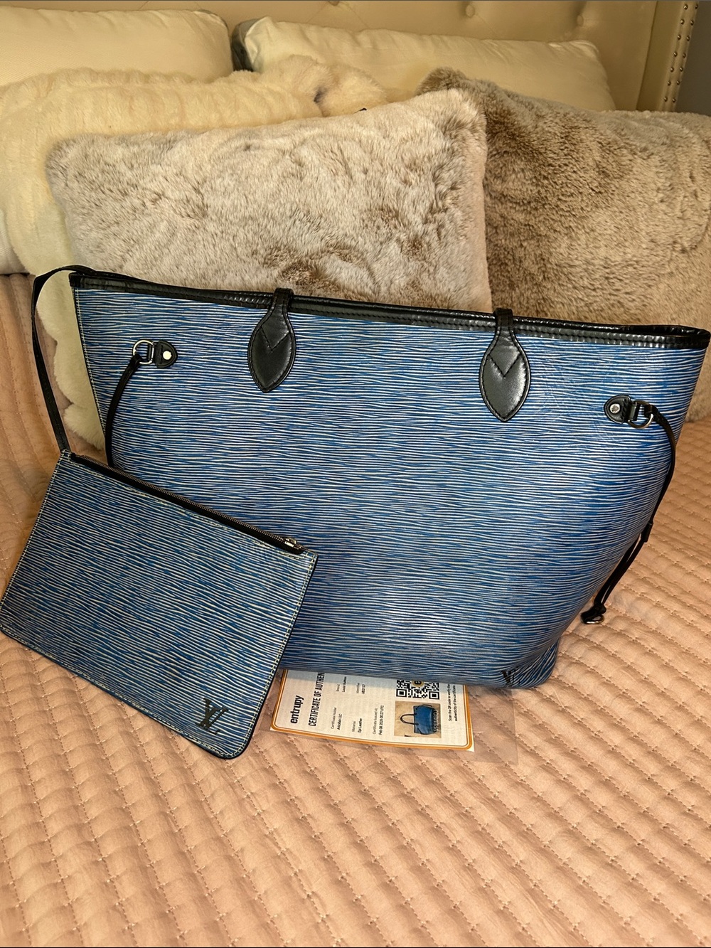 Louis Vuitton Neverfull MM in Denim Blue Epi Leather with COA
